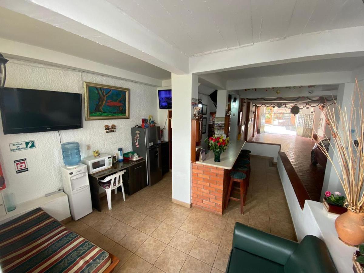 Hostal Isla Senorial Сан-Хиль Экстерьер фото