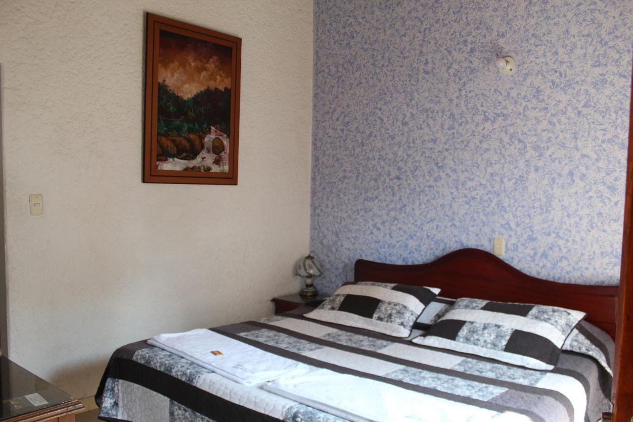 Hostal Isla Senorial Сан-Хиль Экстерьер фото