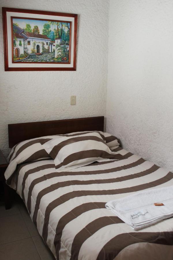 Hostal Isla Senorial Сан-Хиль Экстерьер фото