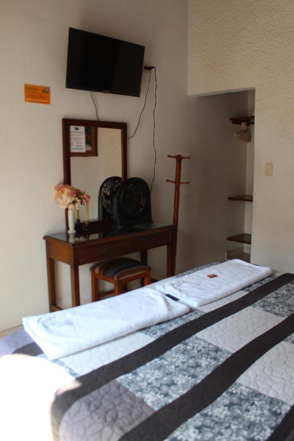 Hostal Isla Senorial Сан-Хиль Экстерьер фото
