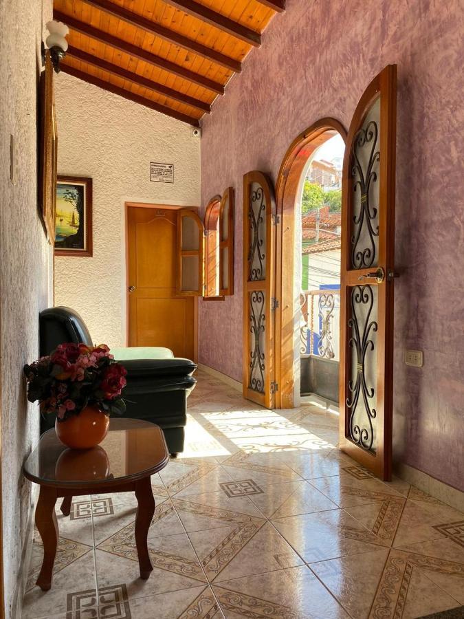 Hostal Isla Senorial Сан-Хиль Экстерьер фото