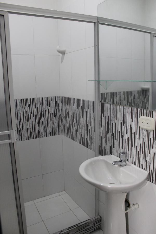 Hostal Isla Senorial Сан-Хиль Экстерьер фото