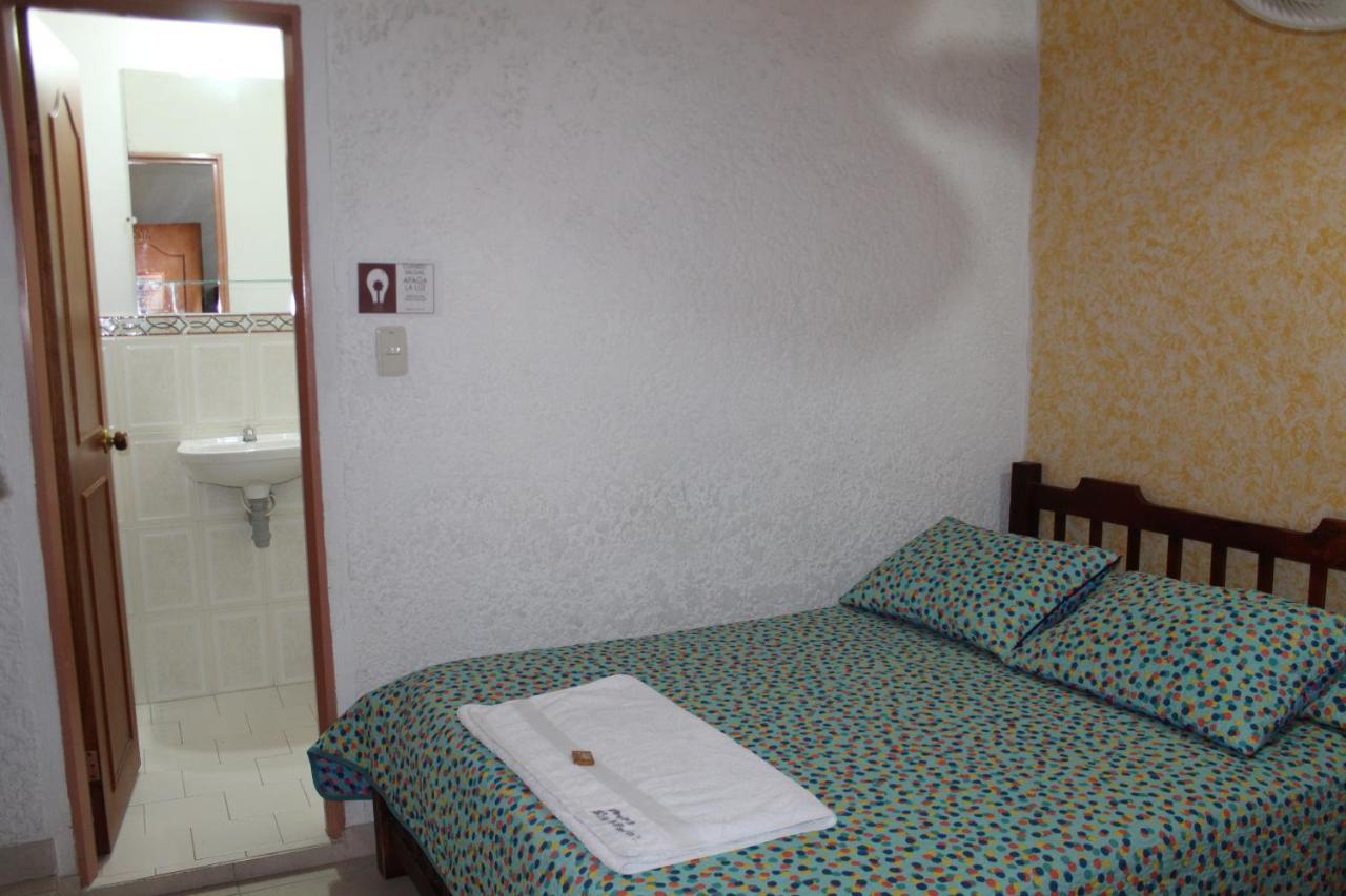 Hostal Isla Senorial Сан-Хиль Экстерьер фото